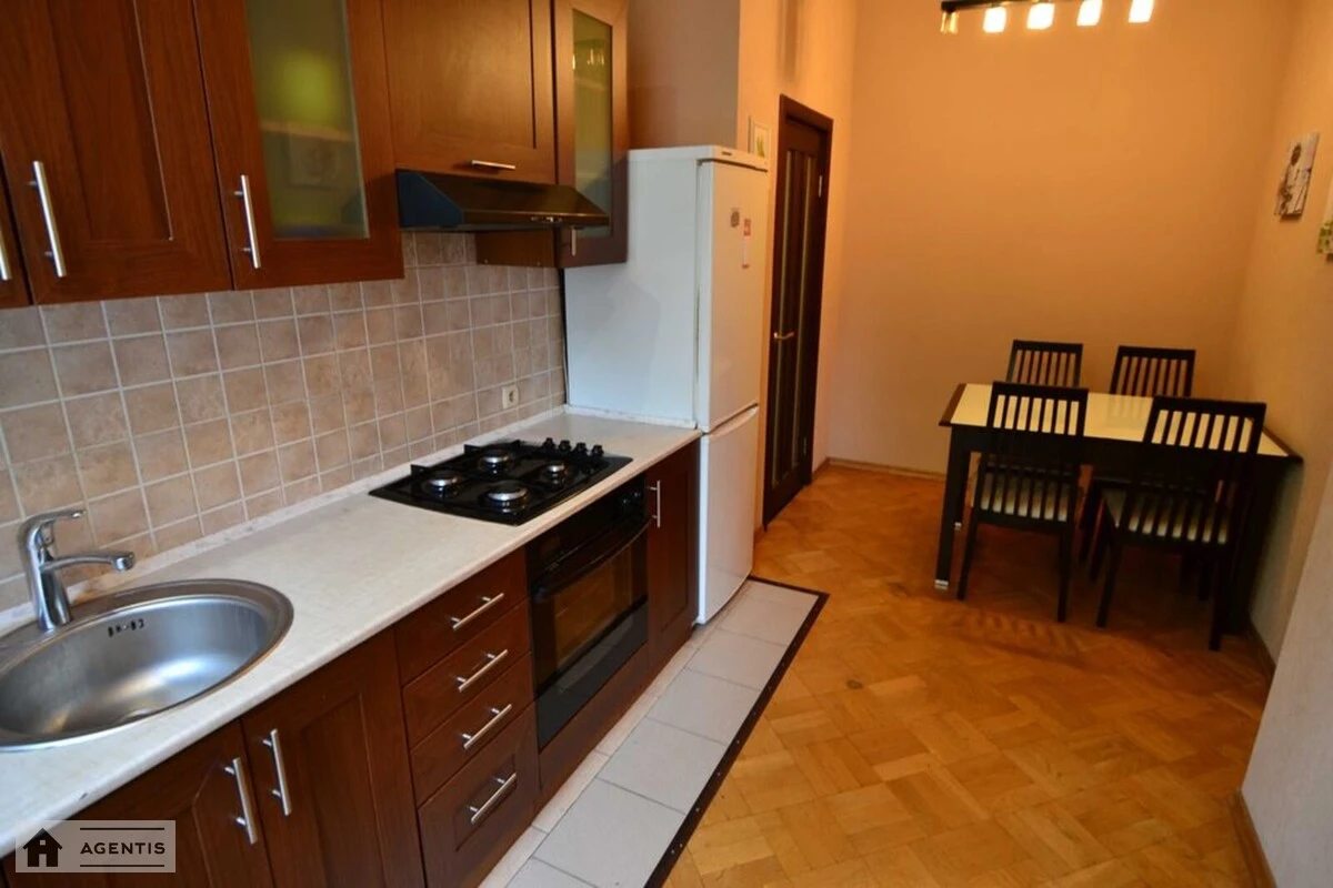 Здам квартиру. 2 rooms, 63 m², 3rd floor/4 floors. Набережно-Хрещатицька, Київ. 