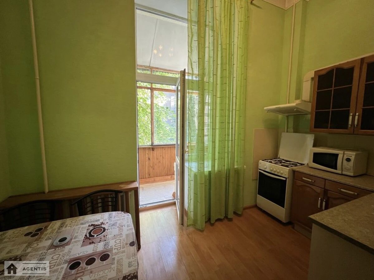 Apartment for rent. 1 room, 40 m², 2nd floor/6 floors. Instytutska, Kyiv. 