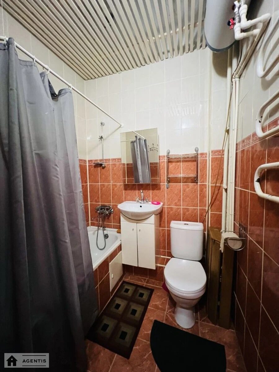 Сдам квартиру. 1 room, 40 m², 2nd floor/6 floors. Институтская, Киев. 