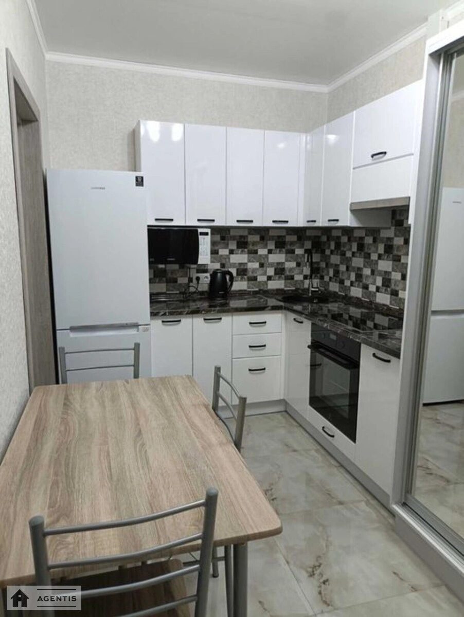 Apartment for rent. 2 rooms, 53 m², 18 floor/29 floors. 17, Kharkivske 17, Kyiv. 