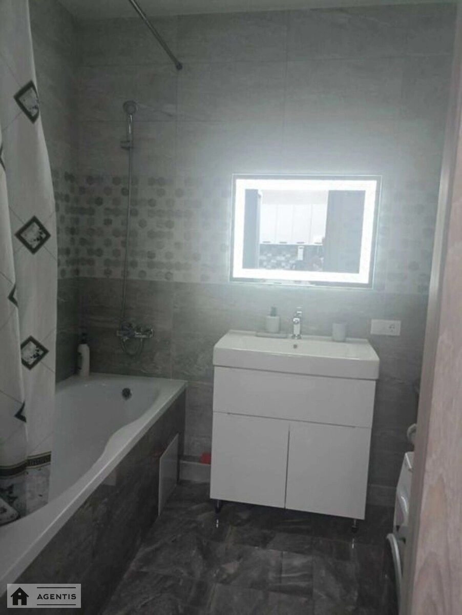 Apartment for rent. 2 rooms, 53 m², 18 floor/29 floors. 17, Kharkivske 17, Kyiv. 