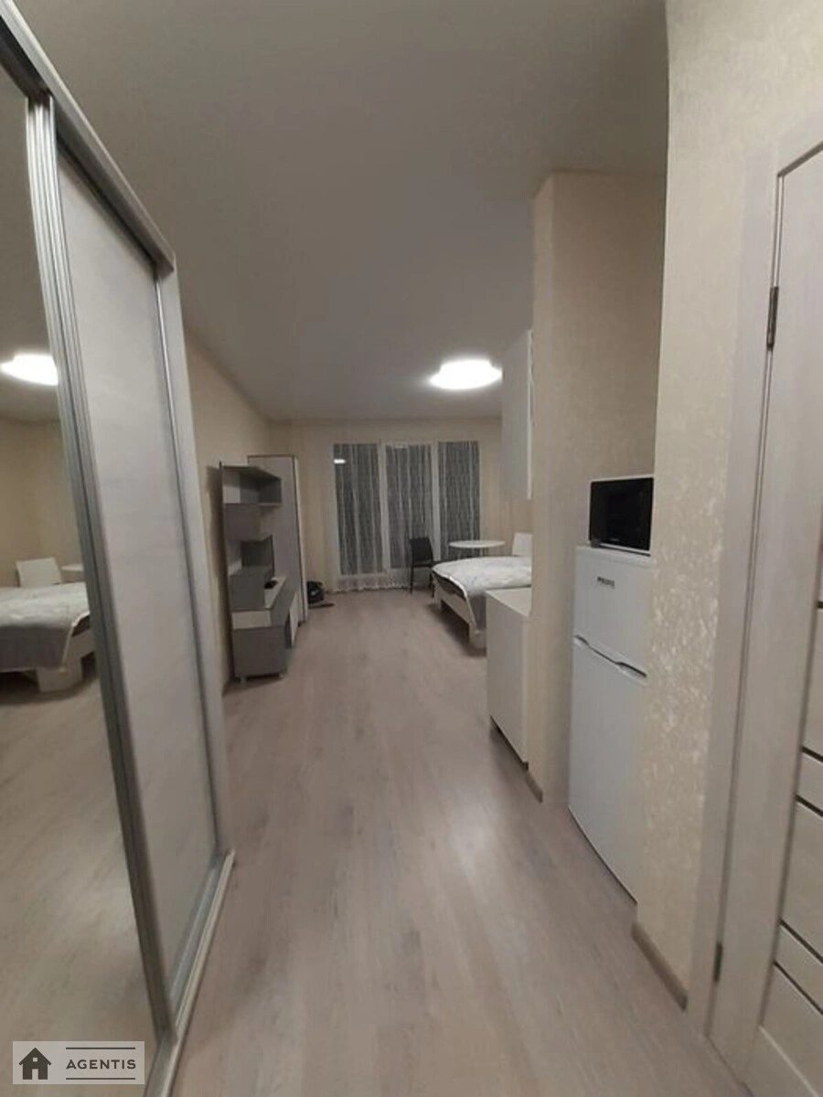 Apartment for rent. 1 room, 35 m², 13 floor/27 floors. 70, Volodymyra Brozhka vul. Kirovohradska, Kyiv. 