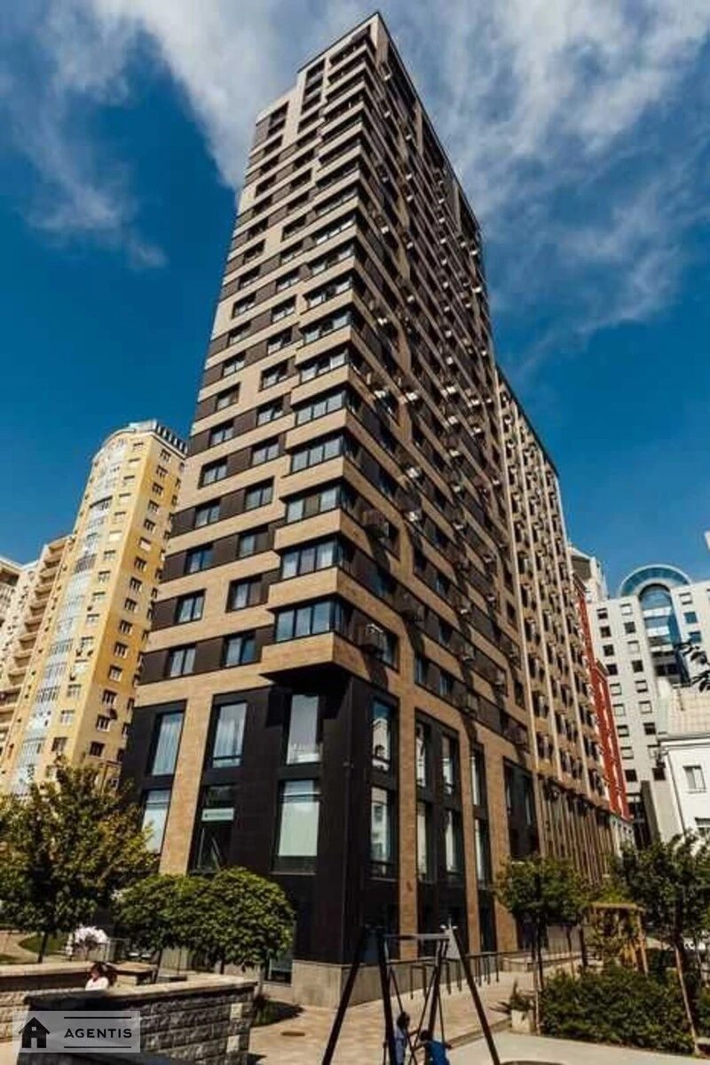 Сдам квартиру. 3 rooms, 70 m², 8th floor/23 floors. 74, Антоновича вул. (Горького), Киев. 