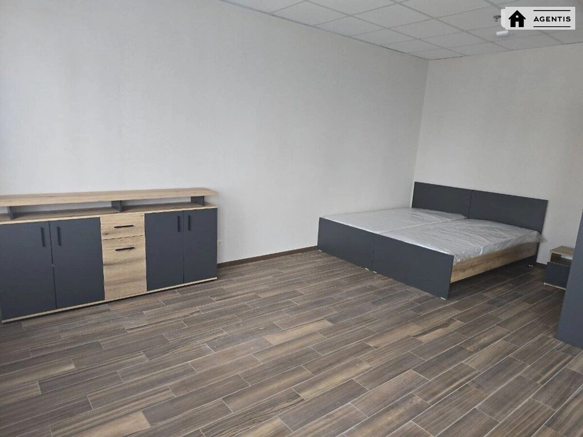 Сдам квартиру. 1 room, 35 m², 8th floor/9 floors. 12, Романа Шухевича просп. (Генерала Ватутіна), Киев. 