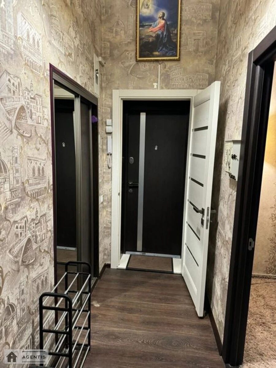 Здам квартиру. 1 room, 50 m², 1st floor/3 floors. 1, Миколи Василенка вул., Київ. 