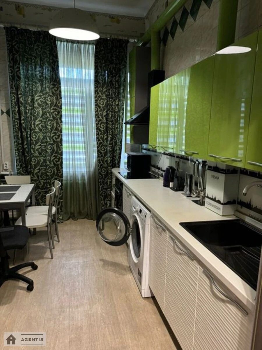 Apartment for rent. 1 room, 50 m², 1st floor/3 floors. 1, Mykoly Vasylenka vul., Kyiv. 
