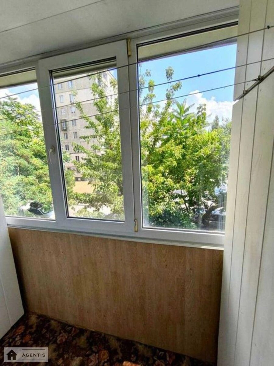 Apartment for rent. 1 room, 34 m², 2nd floor/9 floors. 8, Oleksandra Arkhypenka vul. Mate Zalky, Kyiv. 