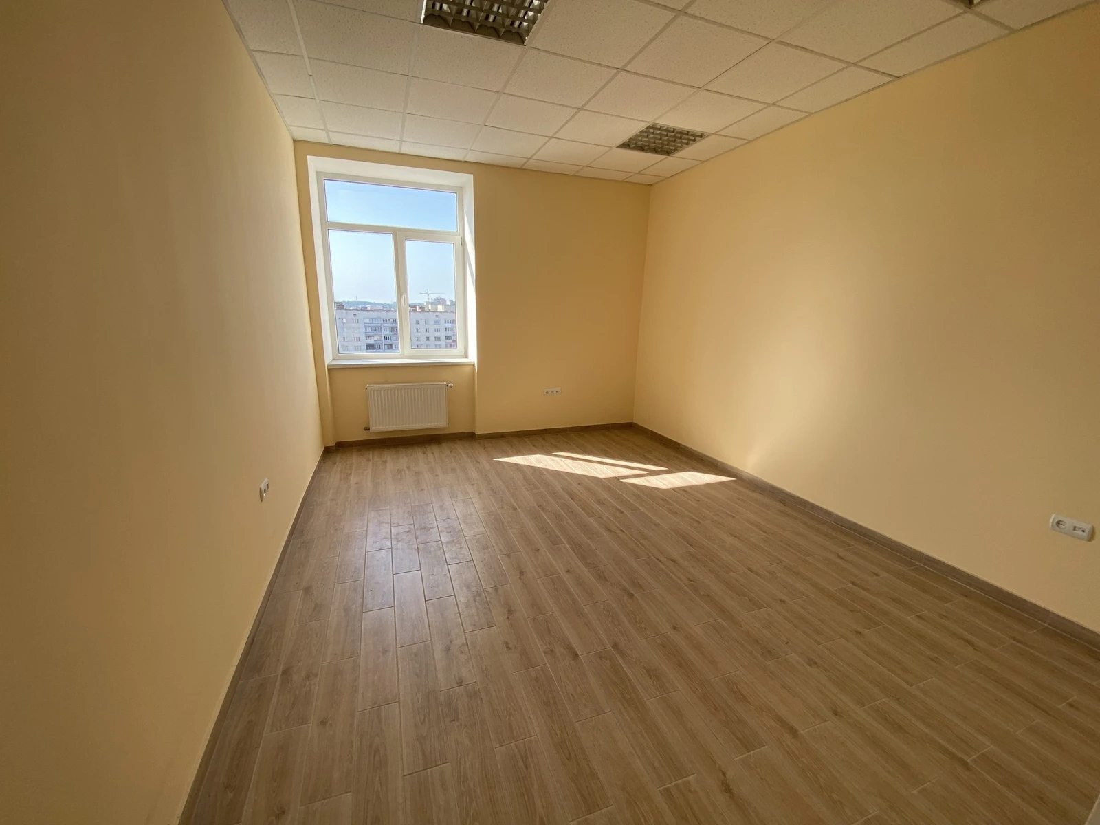 Продам нерухомість під комерцію. 19 m², 9th floor/10 floors. Центр, Тернопіль. 