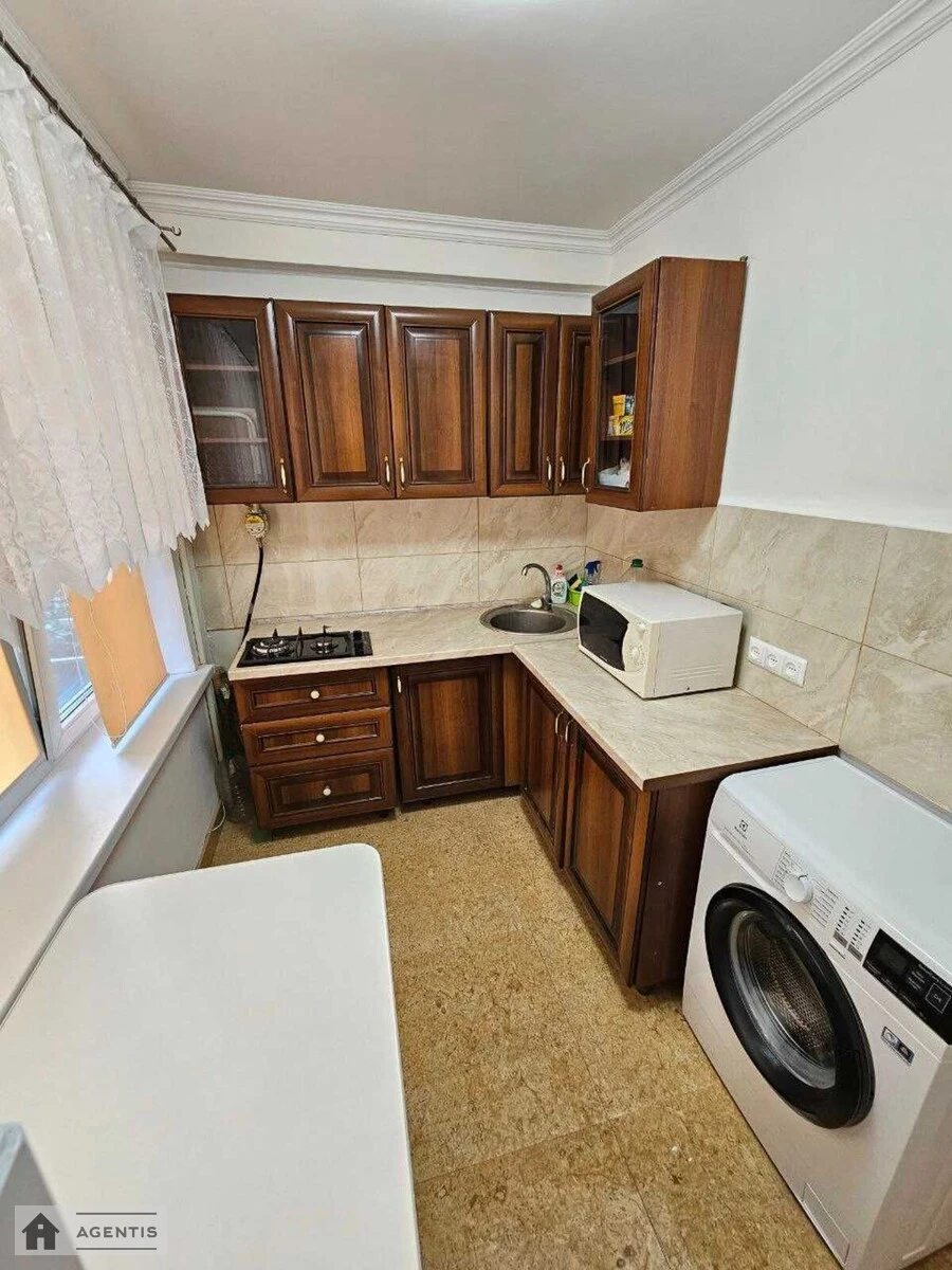 Сдам квартиру. 2 rooms, 46 m², 2nd floor/5 floors. 9, Дарницкий 9, Киев. 