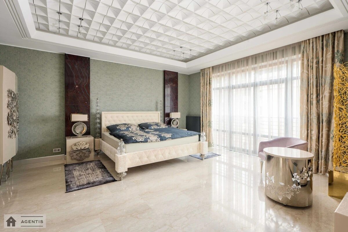 Apartment for rent. 3 rooms, 200 m², 11 floor/14 floors. 27, Hreschatyk 27, Kyiv. 