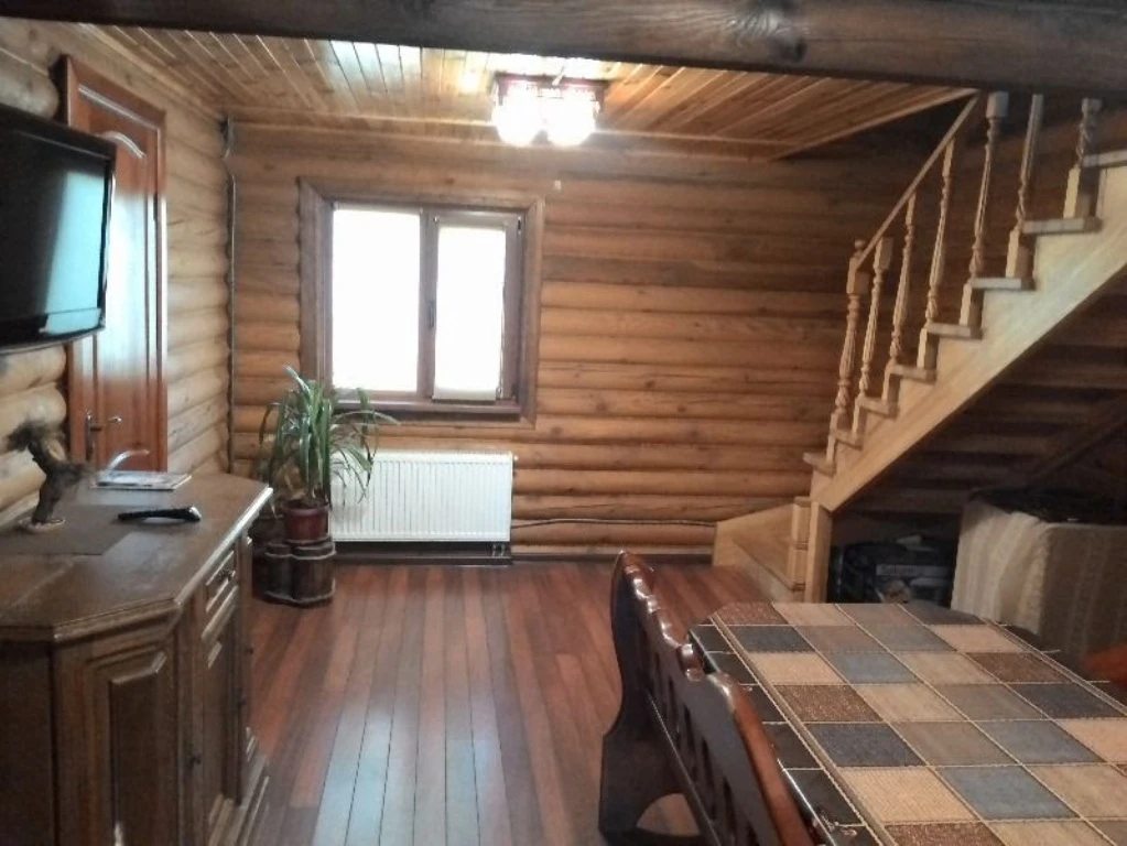 Entire place for rent. 4 rooms, 160 m², 2 floors. 5, Trukhanovskaya, Kyiv. 
