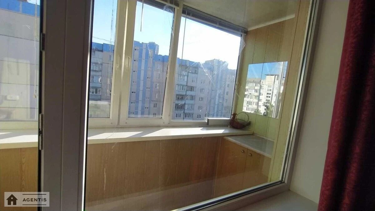 Здам квартиру. 2 rooms, 57 m², 9th floor/9 floors. Кирилівська вул. (Фрунзе), Київ. 