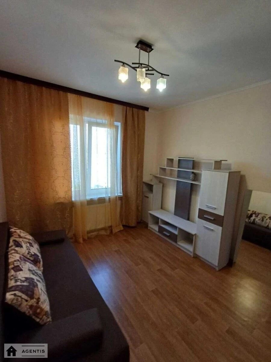 Apartment for rent. 3 rooms, 84 m², 10th floor/25 floors. Darnytskyy rayon, Kyiv. 