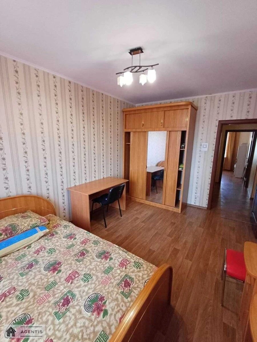 Apartment for rent. 3 rooms, 84 m², 10th floor/25 floors. Darnytskyy rayon, Kyiv. 