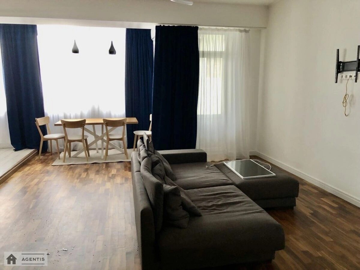 Сдам квартиру. 2 rooms, 99 m², 6th floor/21 floors. Миколи Міхновського бульв. (Дружби Народів), Киев. 