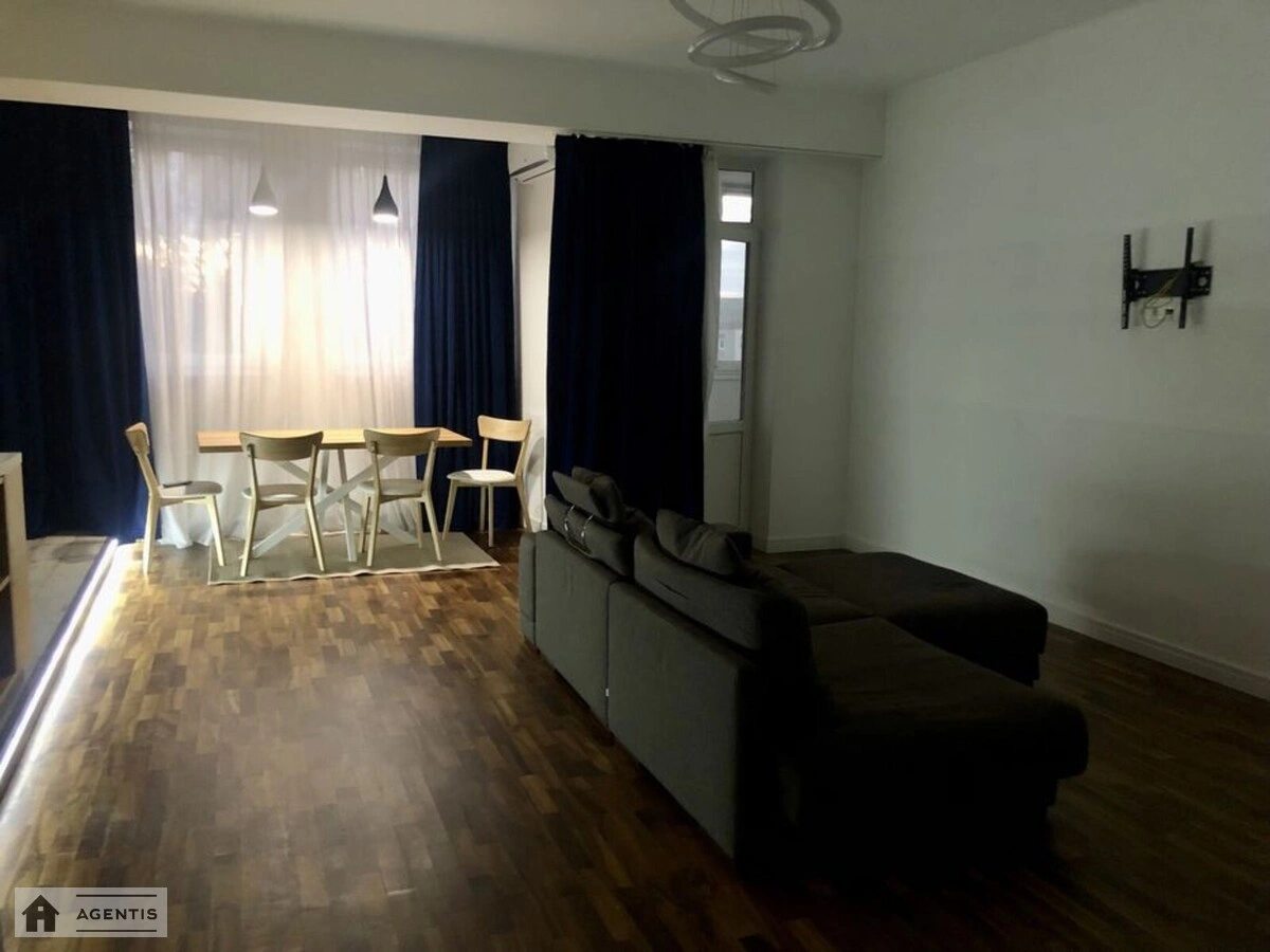 Apartment for rent. 2 rooms, 99 m², 6th floor/21 floors. Mykoly Mikhnovskoho bulv. Druzhby Narodiv, Kyiv. 