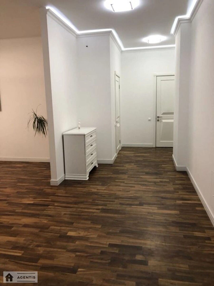 Сдам квартиру. 2 rooms, 99 m², 6th floor/21 floors. Миколи Міхновського бульв. (Дружби Народів), Киев. 