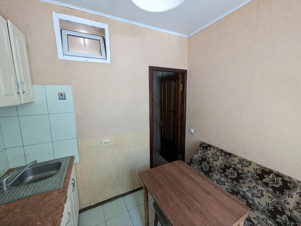 We offer a 2-room apartment in the Primorsky district on the street. S