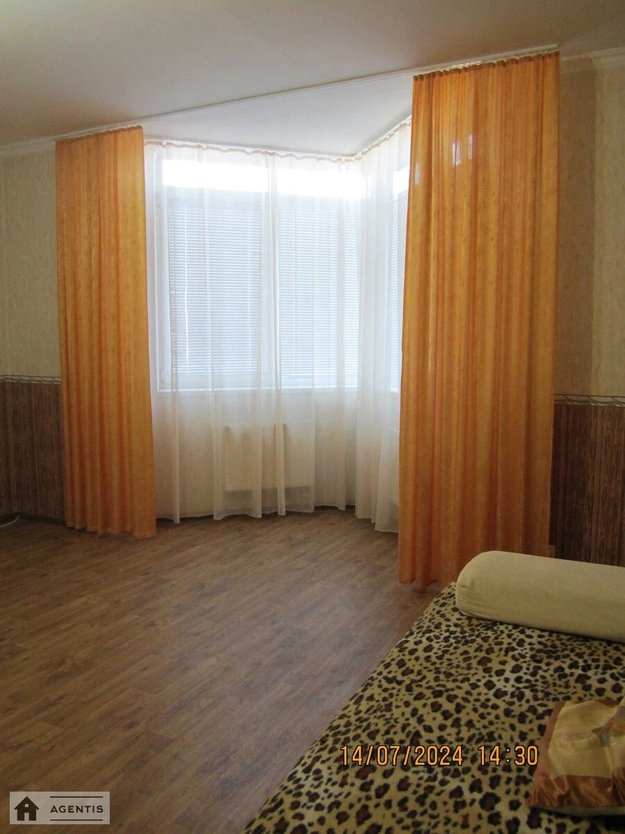 Здам квартиру. 1 room, 62 m², 3rd floor/24 floors. Бориспільська 4, Київ. 