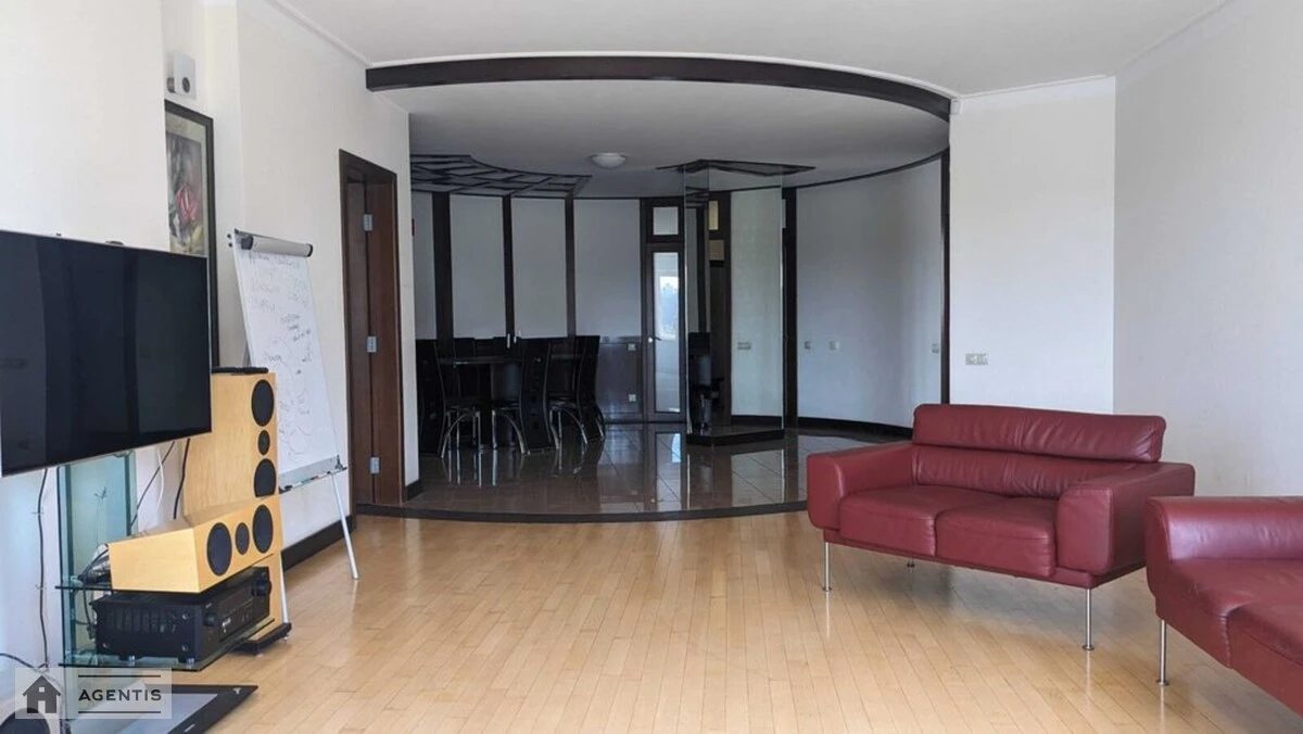 Сдам квартиру. 4 rooms, 163 m², 8th floor/16 floors. 4, Никольско-Слободская 4, Киев. 
