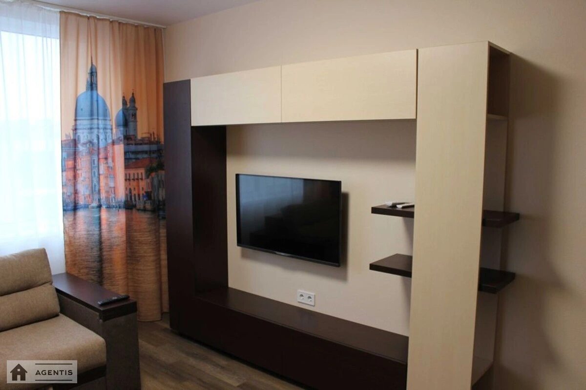 Apartment for rent. 1 room, 40 m², 22 floor/25 floors. 45, Pravdy 45, Kyiv. 