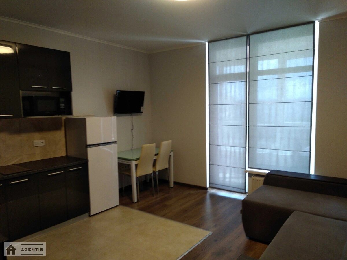 Apartment for rent. 1 room, 33 m², 8th floor/19 floors. Beresteyskyy prosp. Peremohy, Kyiv. 