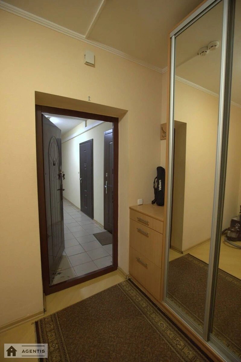 Apartment for rent. 1 room, 73 m², 17 floor/22 floors. 22, Saperno-Slobidska 22, Kyiv. 