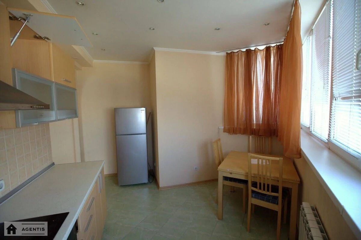 Apartment for rent. 1 room, 73 m², 17 floor/22 floors. 22, Saperno-Slobidska 22, Kyiv. 