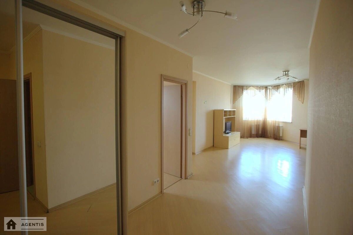 Apartment for rent. 1 room, 73 m², 17 floor/22 floors. 22, Saperno-Slobidska 22, Kyiv. 