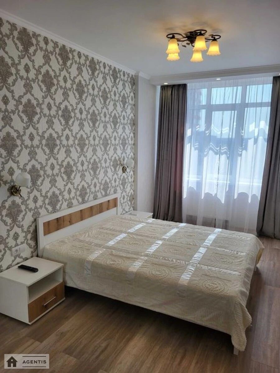 Apartment for rent. 1 room, 40 m², 17 floor/22 floors. 8, Brativ Chybinyeyevykh vul. Chernihivska, Kyiv. 