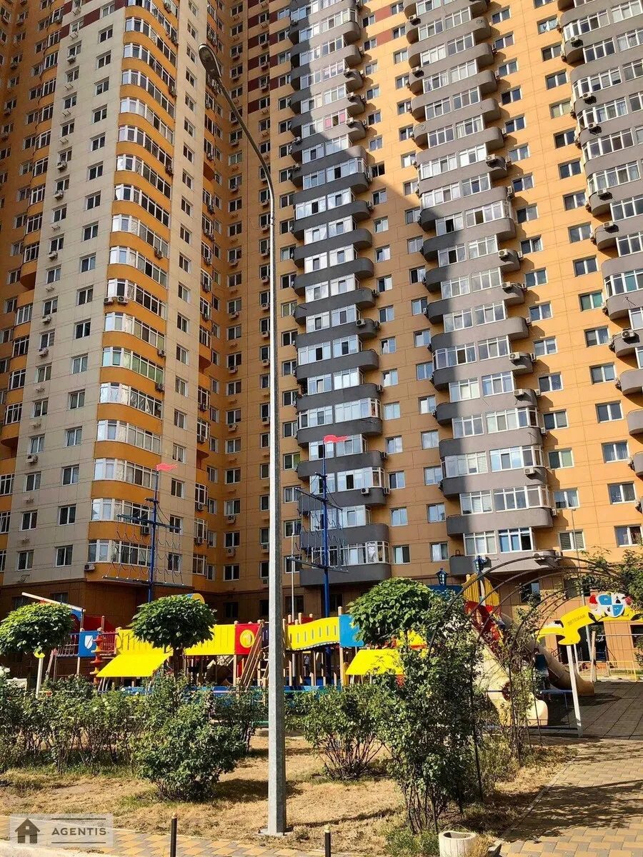 Сдам квартиру. 2 rooms, 80 m², 16 floor/23 floors. 5, Юрія Кондратюка вул., Киев. 