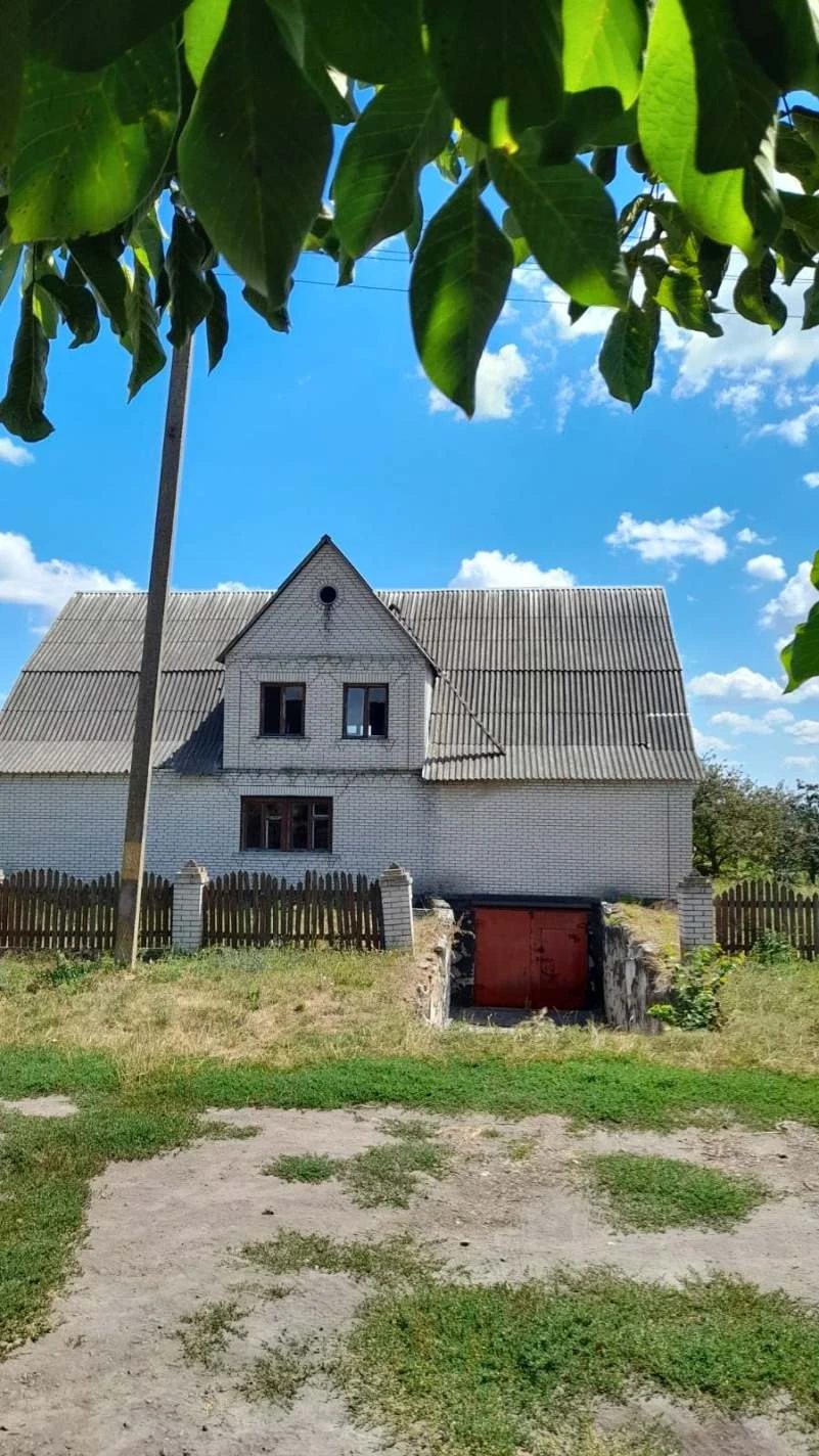 Продається дім із земельною ділянкою с. Тарасівка
