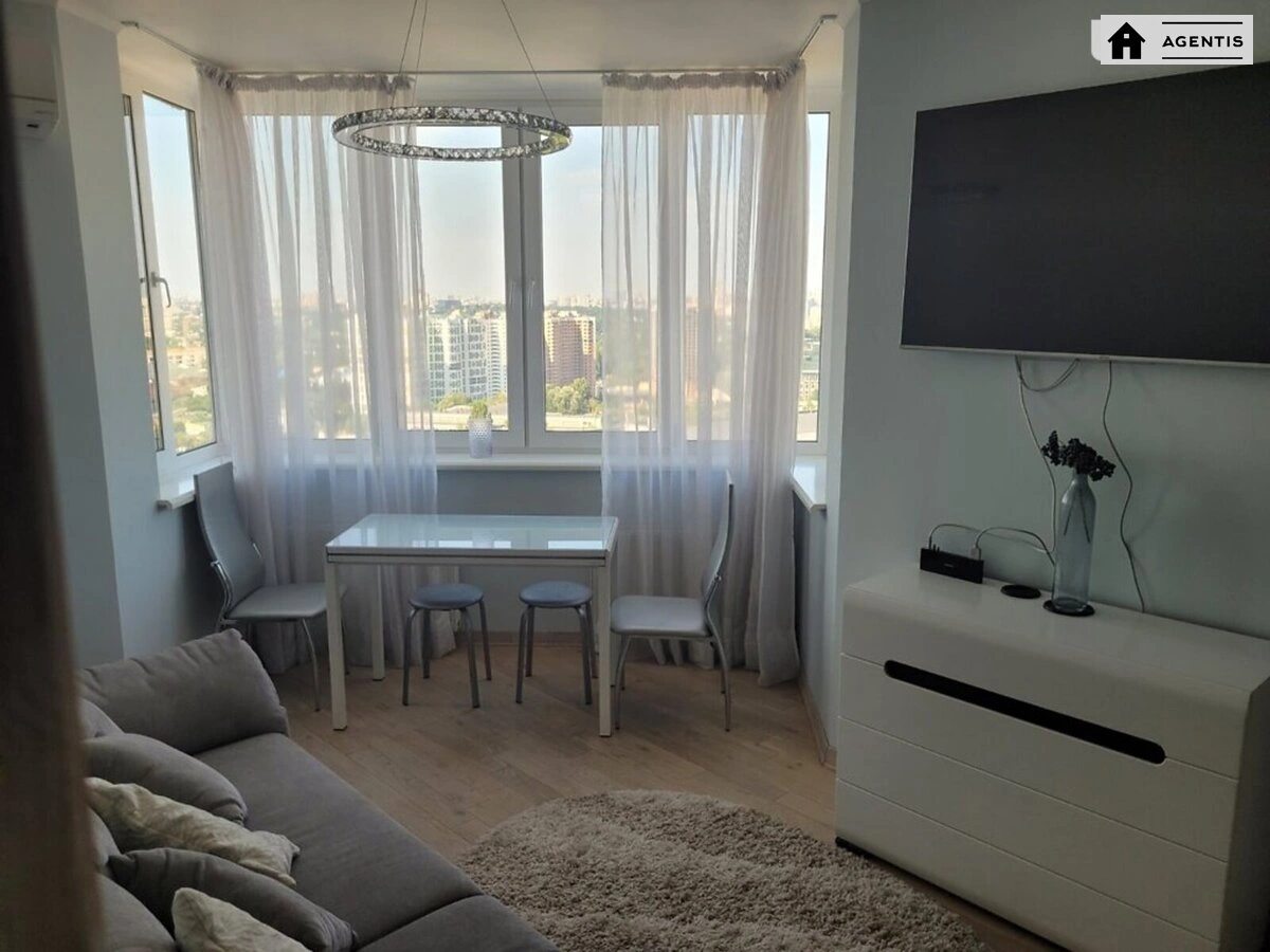 Apartment for rent. 2 rooms, 55 m², 17 floor/23 floors. 3, Mykhayla Maksymovycha vul. Onufriya Trutenka, Kyiv. 