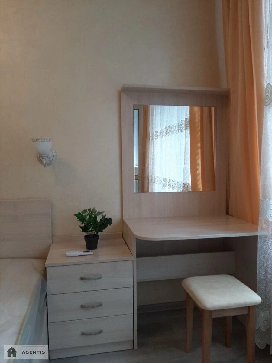 Apartment for rent. 1 room, 45 m², 2nd floor/25 floors. Yevhena Sverstyuka vul. Maryny Raskovoyi, Kyiv. 