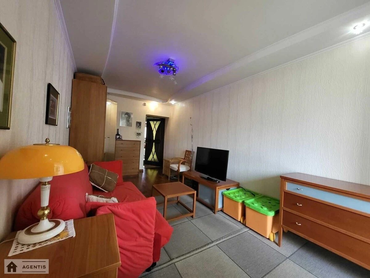 Apartment for rent. 3 rooms, 120 m², 5th floor/9 floors. 19, Pankivska 19, Kyiv. 