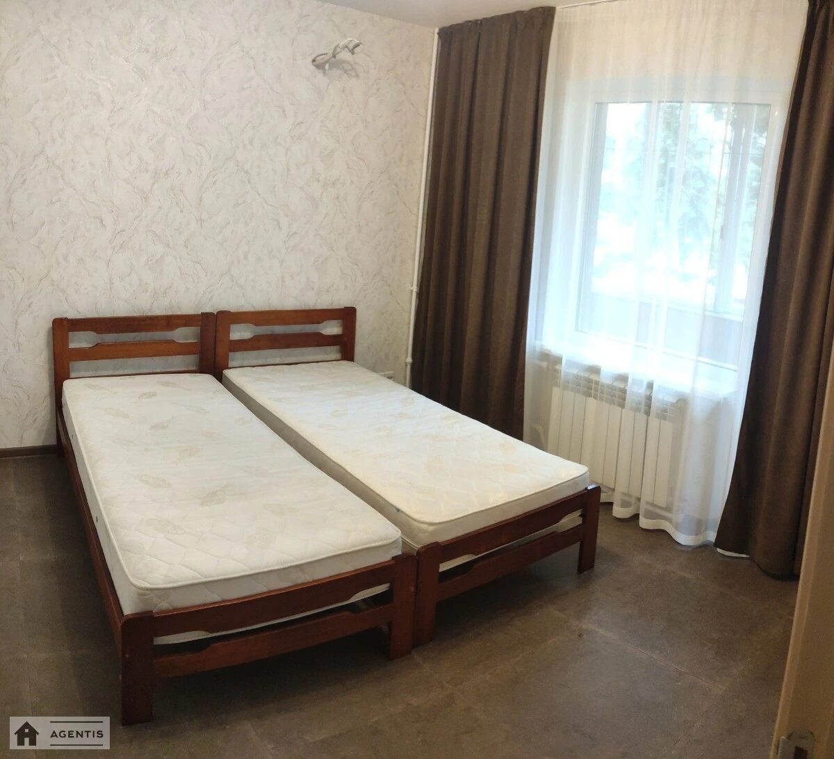 Сдам квартиру. 3 rooms, 72 m², 1st floor/9 floors. Ревуцкого, Киев. 