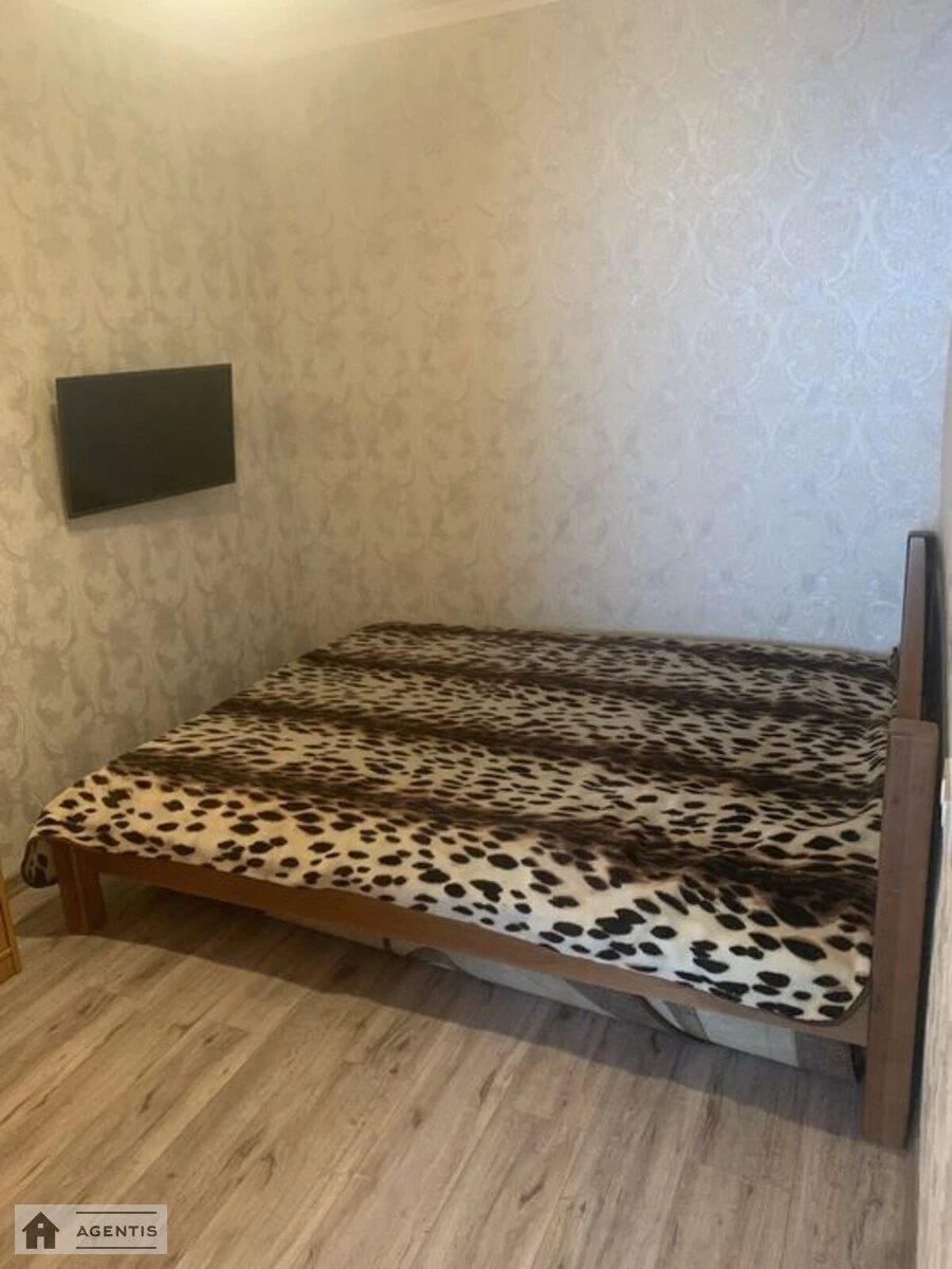 Сдам квартиру. 1 room, 45 m², 14 floor/17 floors. Сергія Данченка вул., Киев. 