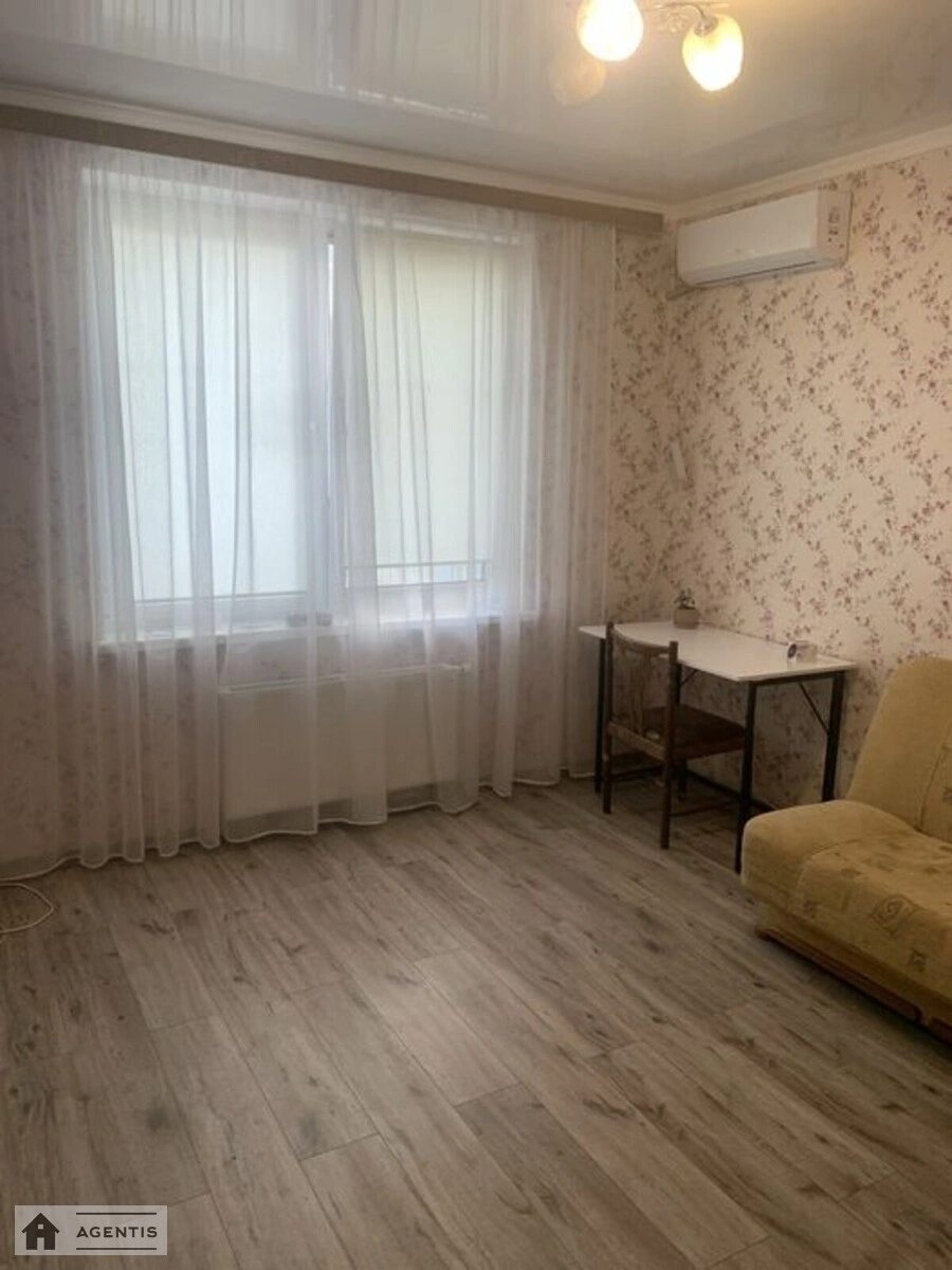Apartment for rent. 1 room, 45 m², 14 floor/17 floors. Serhiya Danchenka vul., Kyiv. 
