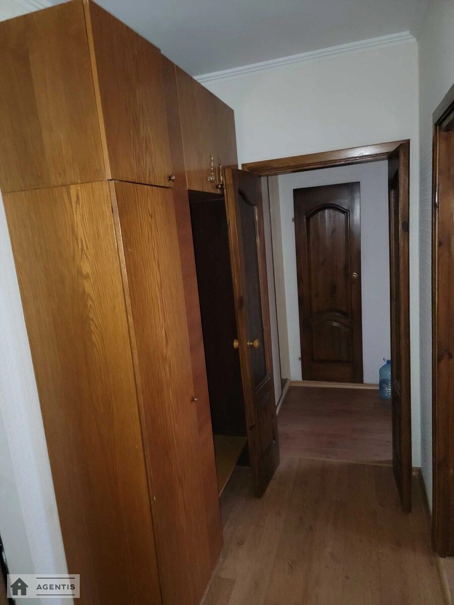 Здам квартиру. 2 rooms, 56 m², 8th floor/16 floors. 3, Радунська 3, Київ. 