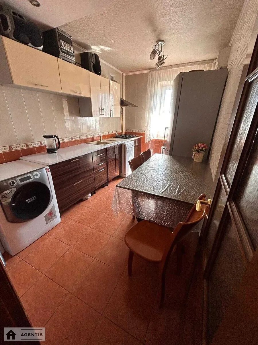 Apartment for rent. 2 rooms, 52 m², 6th floor/9 floors. 15, Bratyslavska 15, Kyiv. 