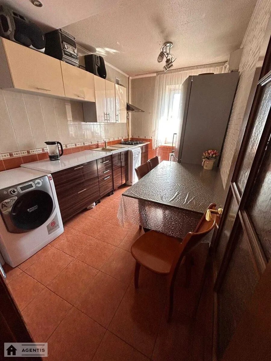 Здам квартиру. 2 rooms, 52 m², 6th floor/9 floors. 15, Братиславська 15, Київ. 