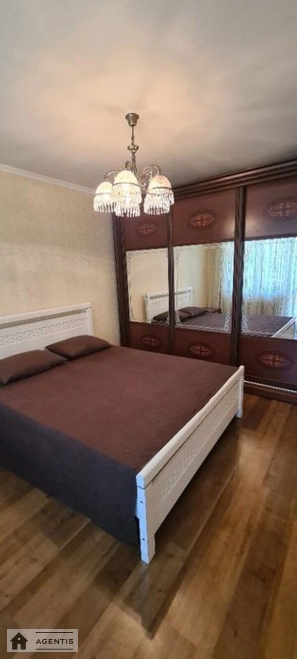 Apartment for rent. 3 rooms, 60 m², 3rd floor/9 floors. Heroyiv polku Azov vul., Kyiv. 