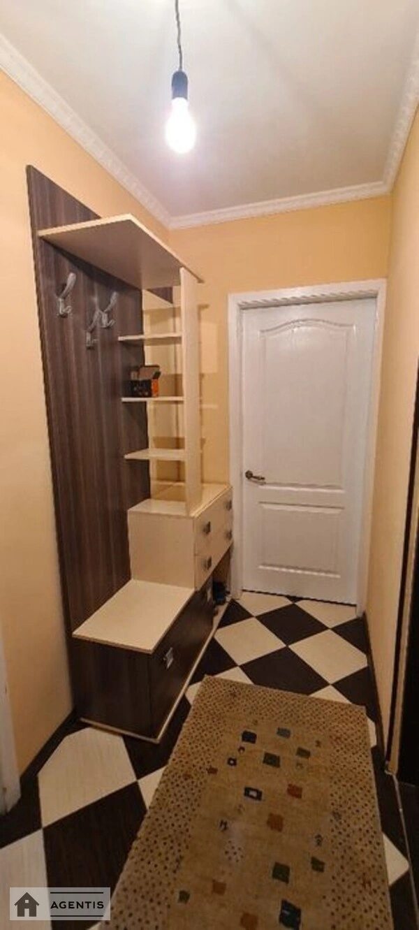 Apartment for rent. 3 rooms, 60 m², 3rd floor/9 floors. Heroyiv polku Azov vul., Kyiv. 