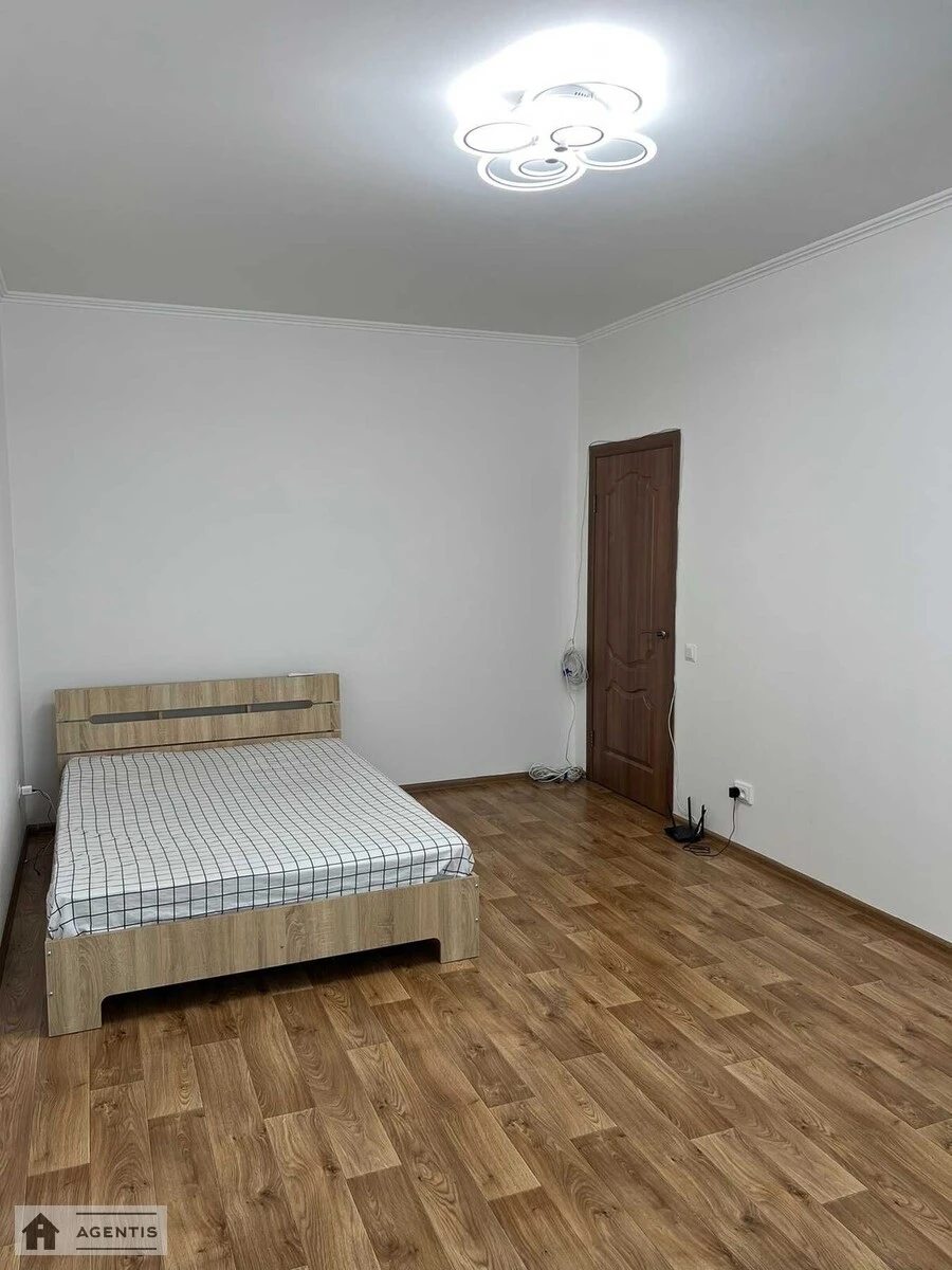 Сдам квартиру. 1 room, 43 m², 8th floor/10 floors. 21, Леси Украинки 21, Киев. 