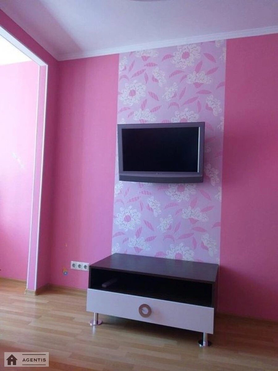 Apartment for rent. 1 room, 50 m², 10th floor/20 floors. 2, Oleny Pchilky vul., Kyiv. 