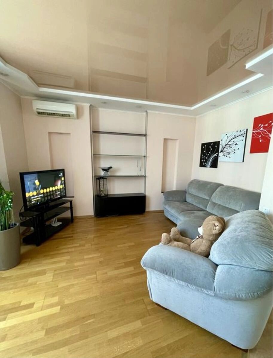 Apartment for rent. 3 rooms, 114 m², 13 floor/23 floors. 19, Dniprovska embankment 19, Kyiv. 