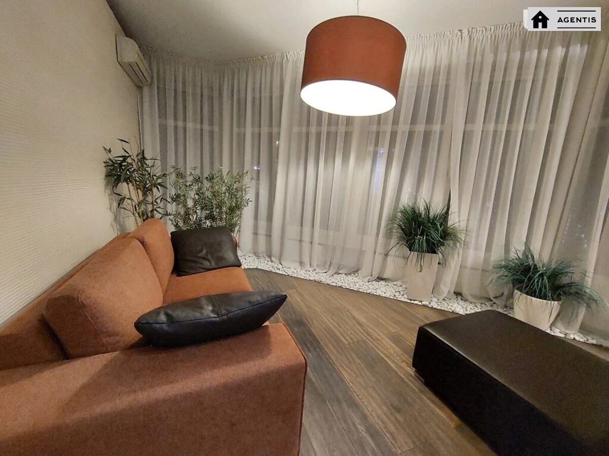 Apartment for rent. 4 rooms, 150 m², 11 floor/22 floors. 32, Yevhena Konovaltsya vul. Shchorsa, Kyiv. 