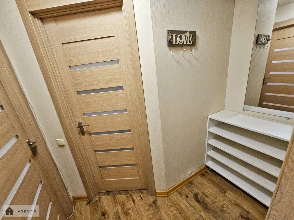 Здам квартиру. 1 room, 32 m², 4th floor/9 floors. 12, Предславинська 12, Київ. 