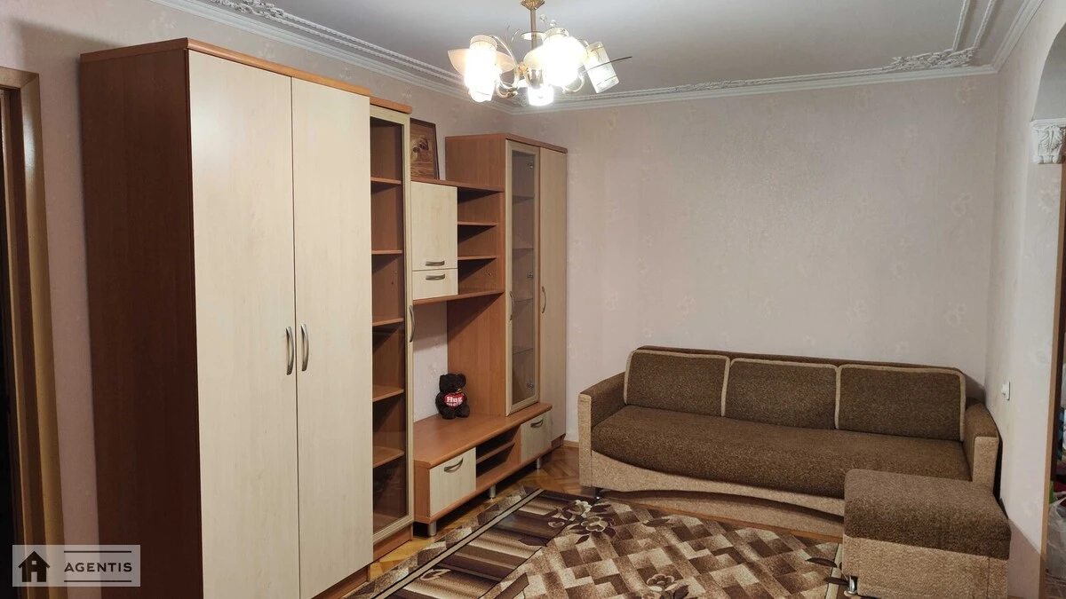 Сдам квартиру. 2 rooms, 46 m², 3rd floor/5 floors. Миколи Василенка вул., Киев. 