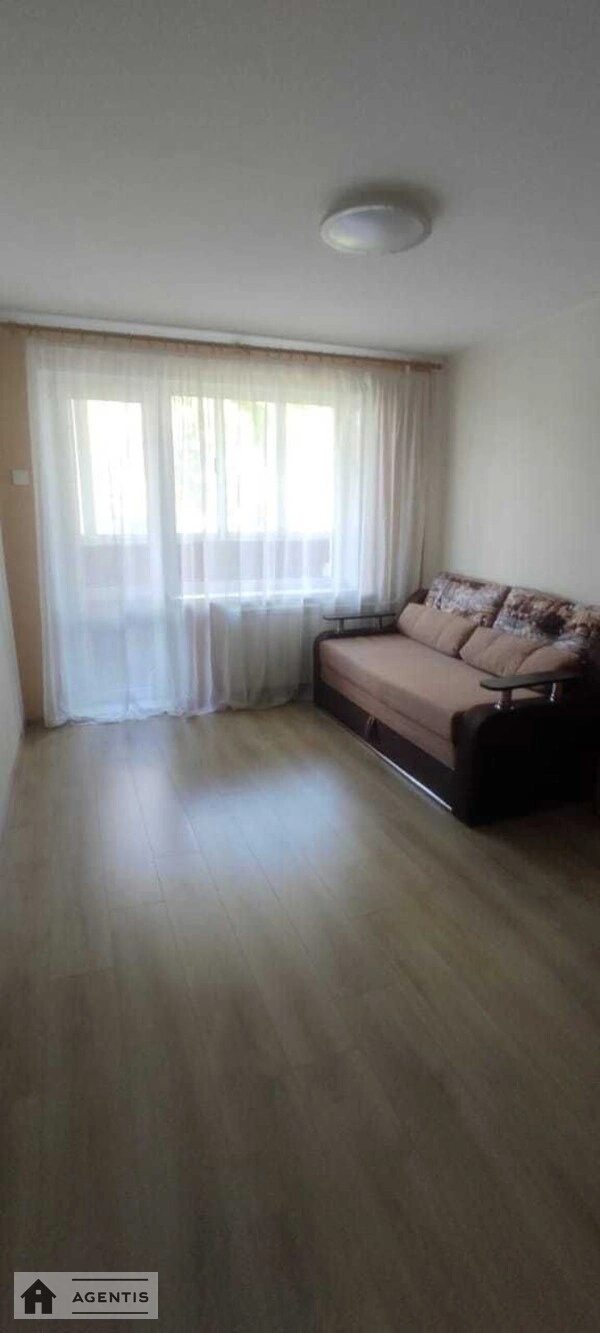 Apartment for rent. 1 room, 29 m², 3rd floor/9 floors. 20, Klovskiy 20, Kyiv. 